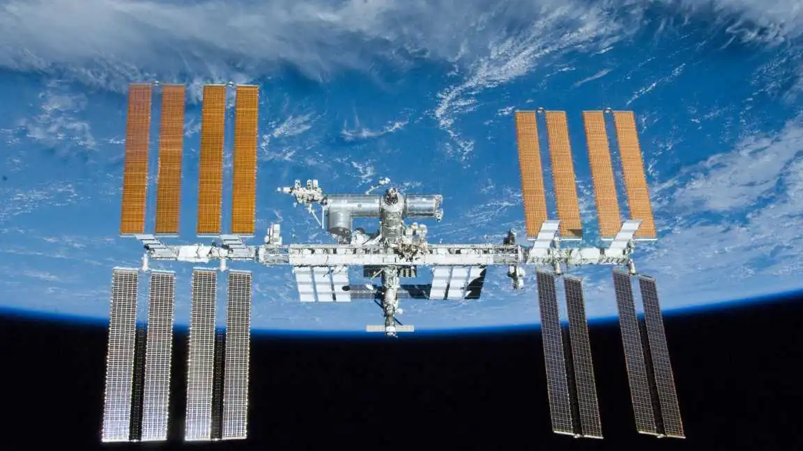 NASA Selects SpaceX to Destroy the International Space Station